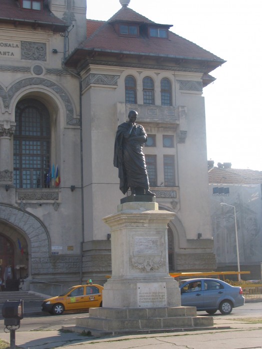 Statuia lui Ovidiu din Constanta