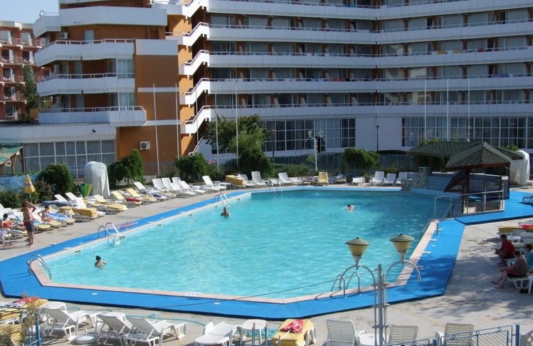 Piscina Savoy Mamaia